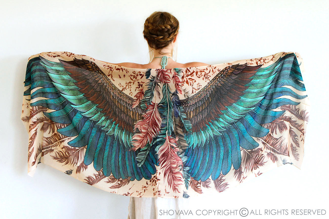 платок с крыльями птицы